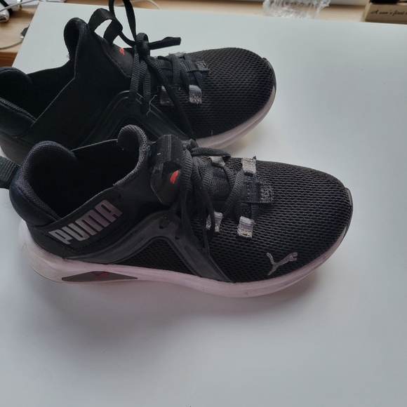 Puma runners size US 4C - Picture 2 of 2